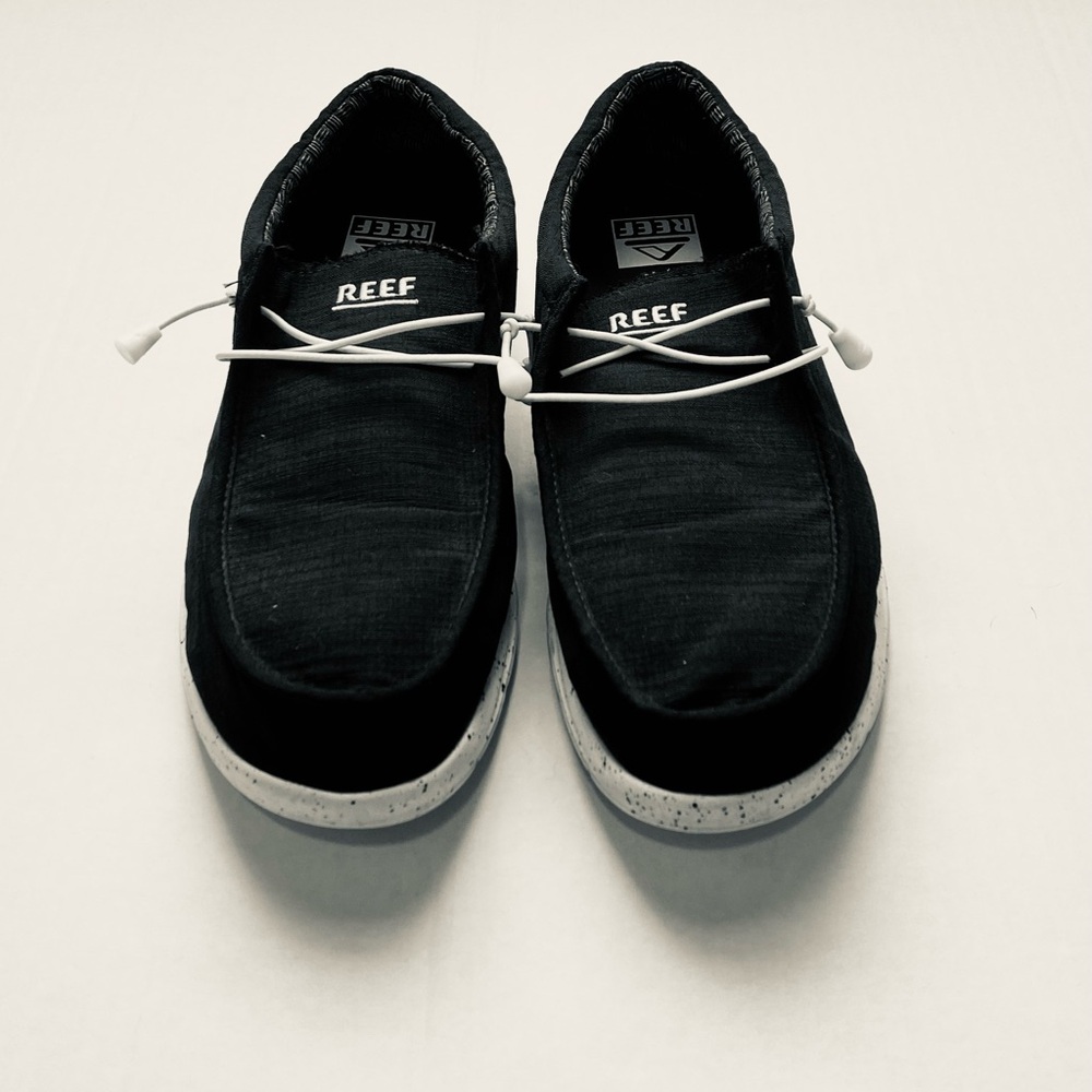 REEF Cushion Coast Slip On Shoes In‎ Black & White - Picture 2 of 9